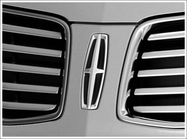 Lincoln car emblem