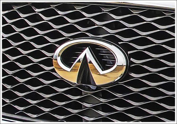 Infinity auto logo