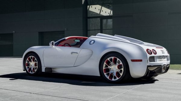Bugatti-Veyron-16