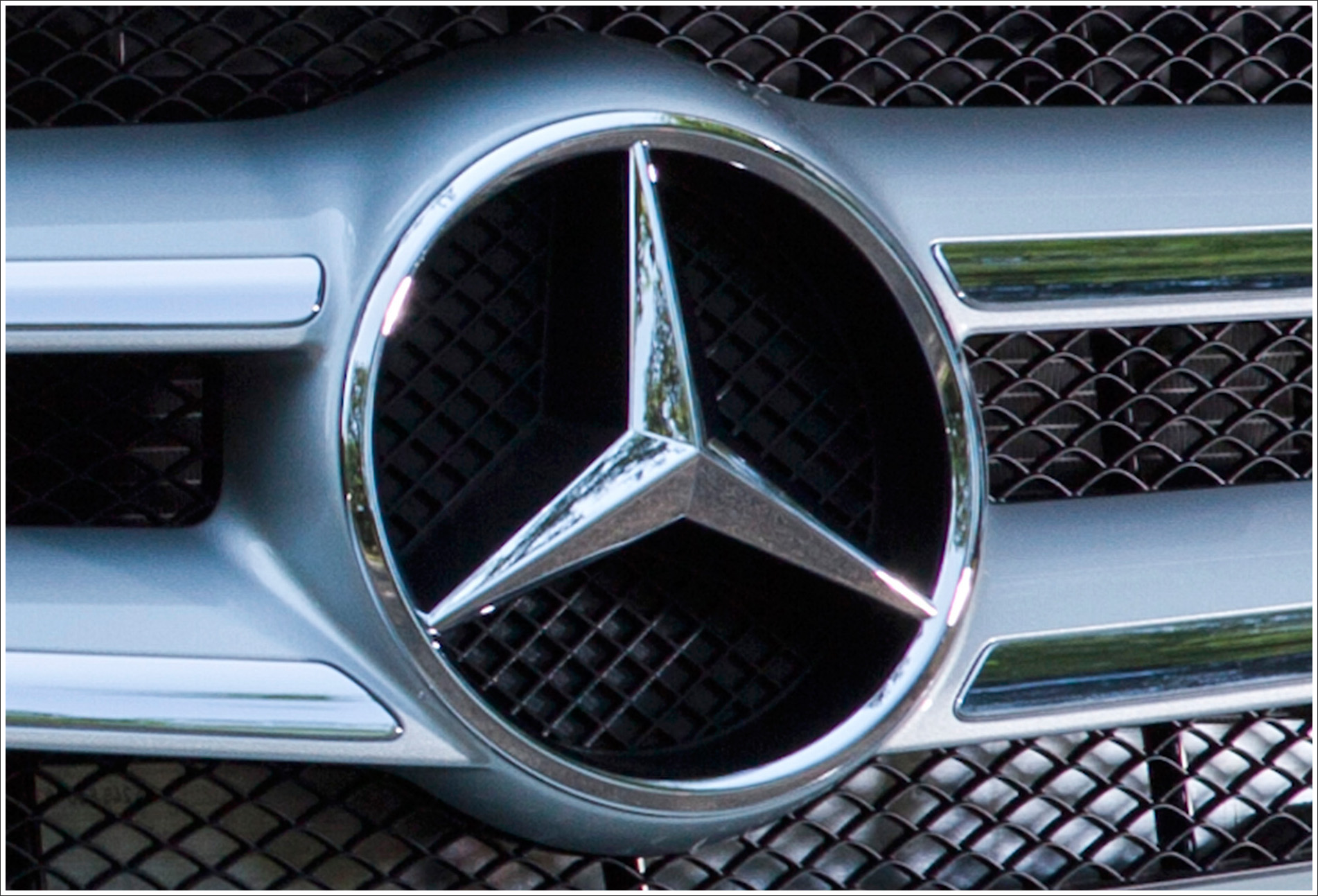 mercedes benz stock symbol