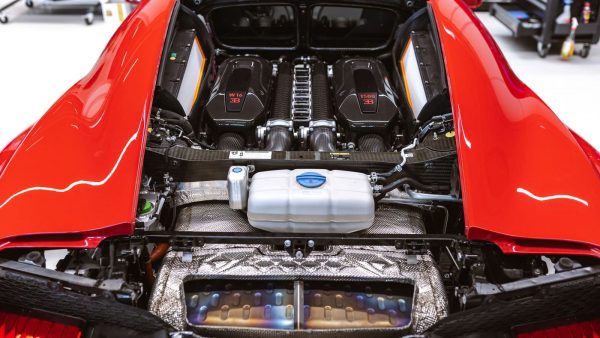 Bugatti Chiron Engine